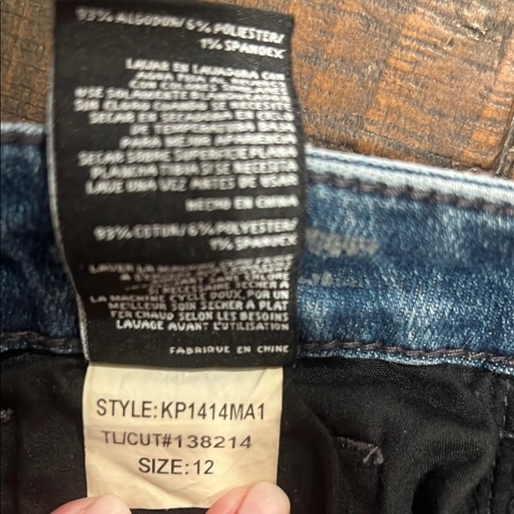 Kut from the Kloth Chrissie high waist raw hem slim straight leg Jeans - Picture 5 of 5